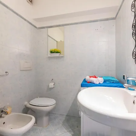 Sleeps 5 Апартаменты Леричи