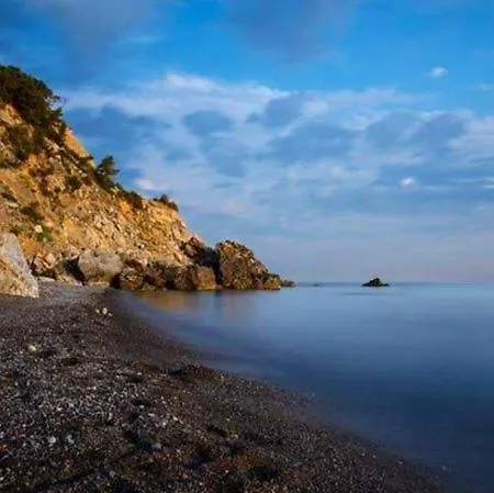 Sleeps 5 * Леричи