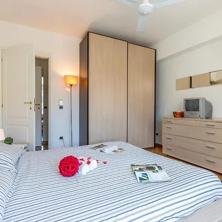 Sleeps 5